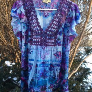 Beautiful NWOT Summer Top in Blues & Purple with Butterfly Design. L